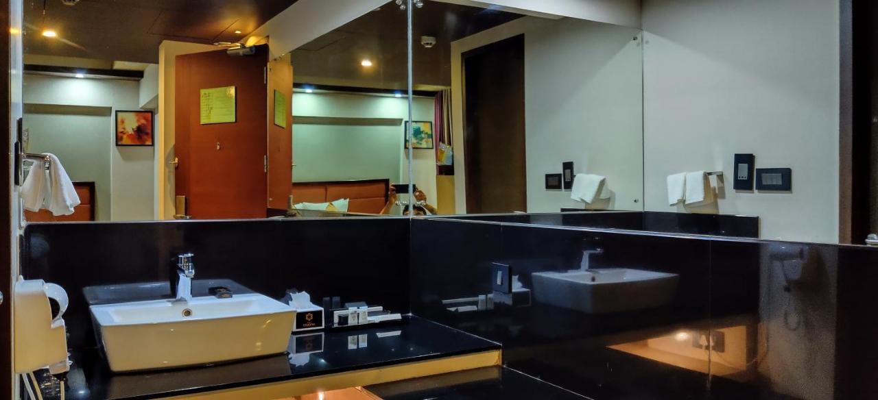 Dimora Hotels And Resorts Thiruvananthapuram Bagian luar foto